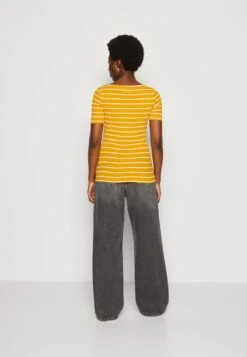 Anna Field T-Shirt Print - Dark Yellow/White -Mode Goedkoop 6266442cd1aa4081b5fa7a1857bda977