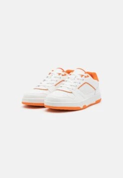 Sneakers Laag - White/Orange 10 Sneakers Laag - White/Orange -Mode Goedkoop 942ab1e2a7814729a849f8a453c4132f