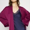 Anna Field Bridal Dressing Gown - Badjas - Purple 1 Anna Field Bridal Dressing Gown - Badjas - Purple -Mode Goedkoop a6269dbc969242d98dc9fcdfbe1bb59a